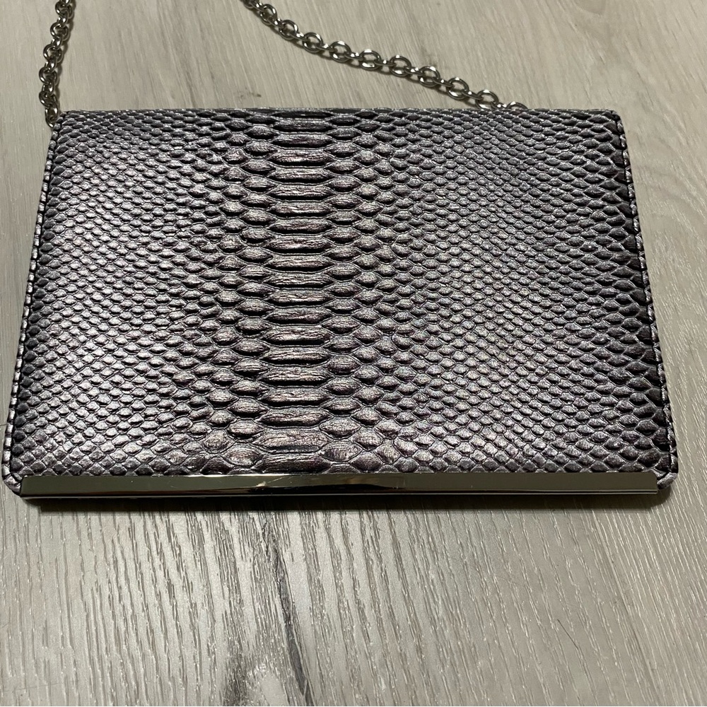 Nine West Snake Skin Clutch with Crossbody Chain Strap‎ - Picture 12 of 12